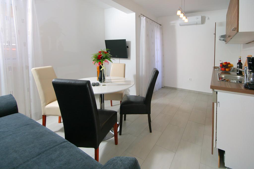 Apartmani Mane トロギール エクステリア 写真