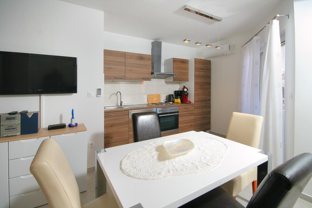 Apartmani Mane トロギール エクステリア 写真