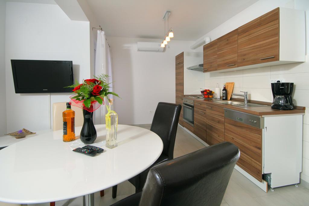 Apartmani Mane トロギール エクステリア 写真